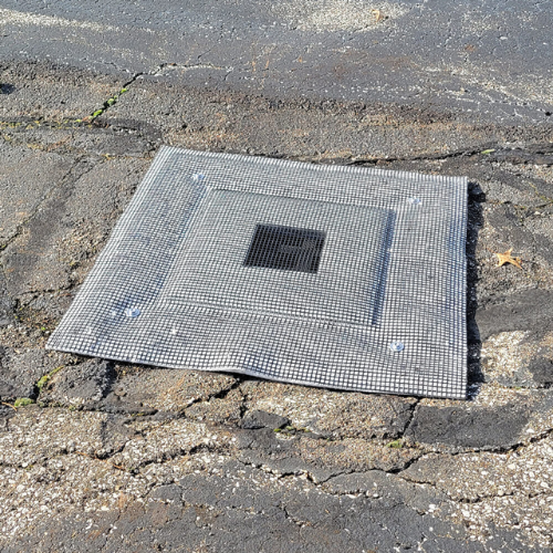 ENPAC 30”L x 42”W Oil-Absorbing Grate Guardian, Spilltration® Material, Above-Grate Filter (MPN: 43-3042-GGH)