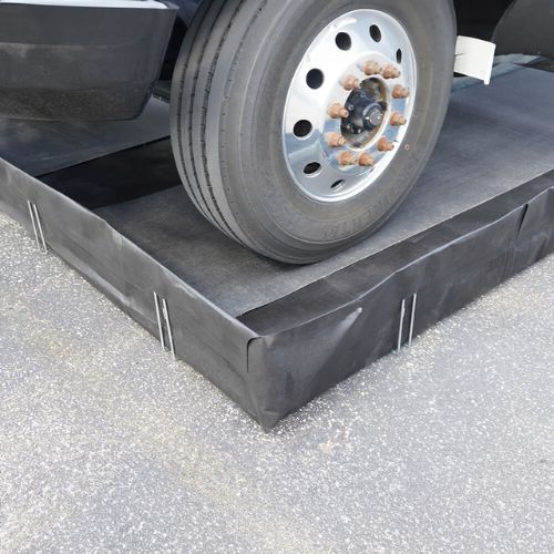 ENPAC 14'x40'x1' L-Bracket Spill Containment Berm (MPN: BD-1440-WB-L)